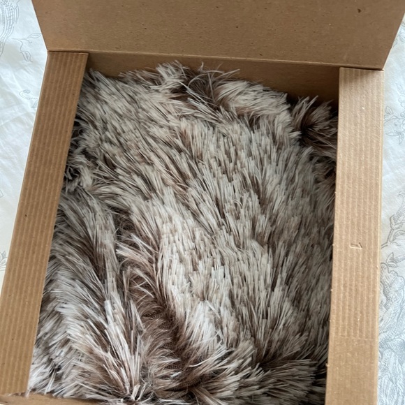 Scarves - Picture 5 of 5